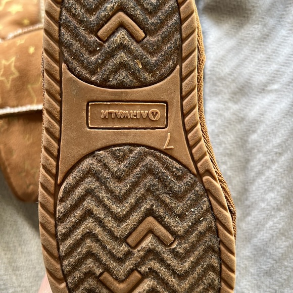 Airwalk boots. Perfect for all. Size 7 - Picture 2 of 2
